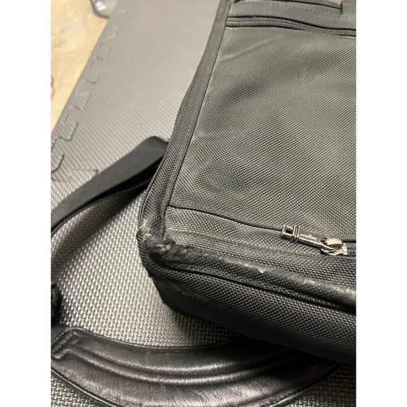 Tumi Alpha 26060d4 Black‎ Expandable Briefcase Messenger Laptop Bag - Picture 9 of 14